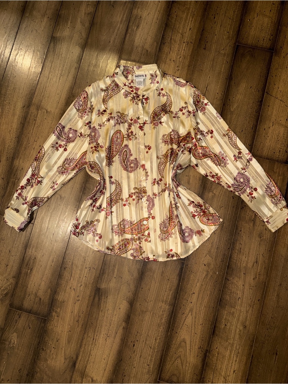 🌟WOMEN’S GOLD, FUCHSIA, PURPLE PAISLEY, PRINT BUTTON DOWN LONG SLEEVE BLOUSE🌟